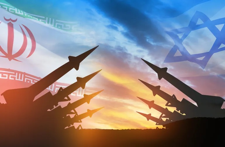 إعلام عبري: إسرائيل تتأهب لضرب ايران مرة أخرى